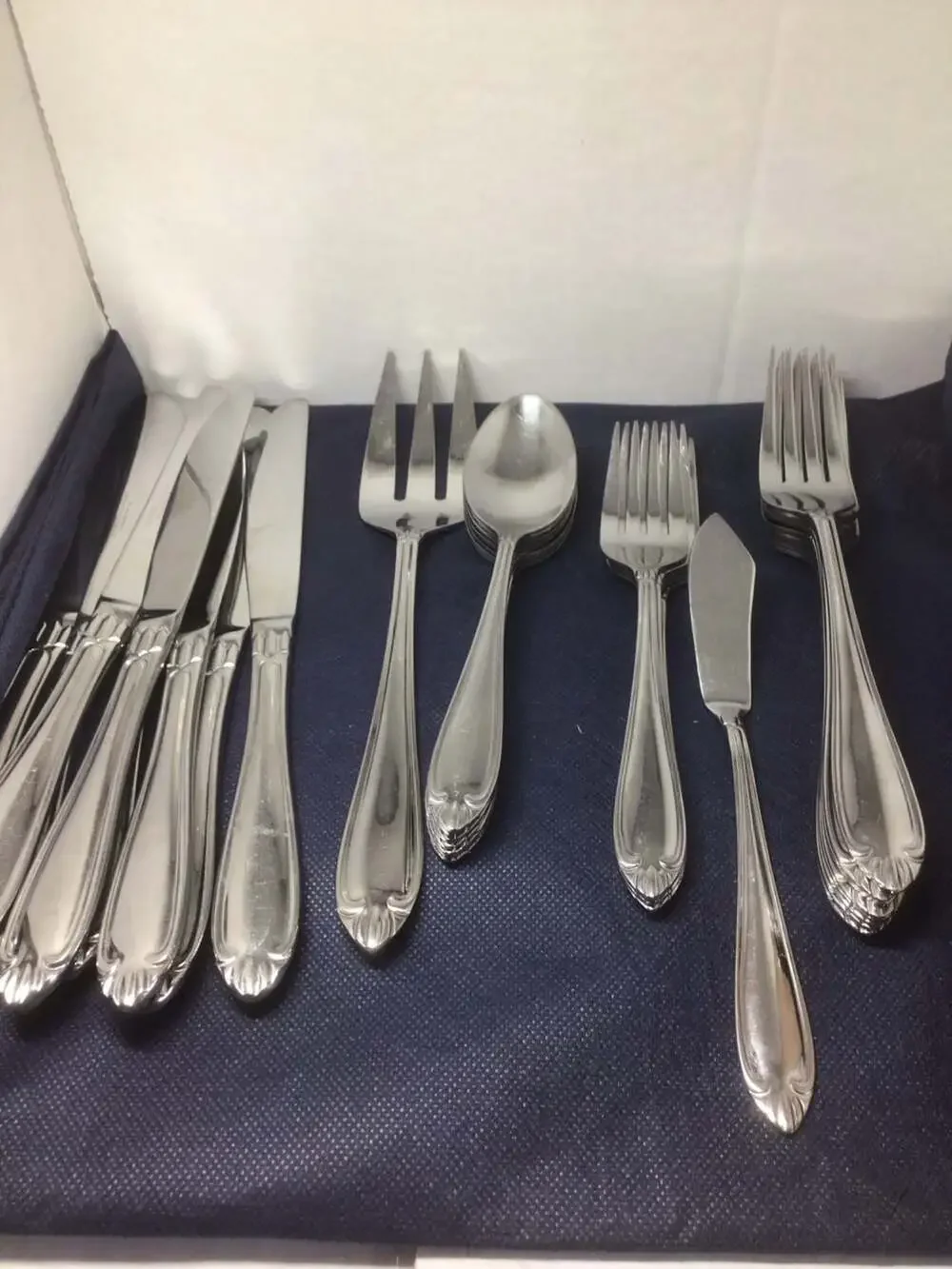 Hampton Silvermith Stainless Steel Flatware Set 28 pcs with Ornate Handle Detail